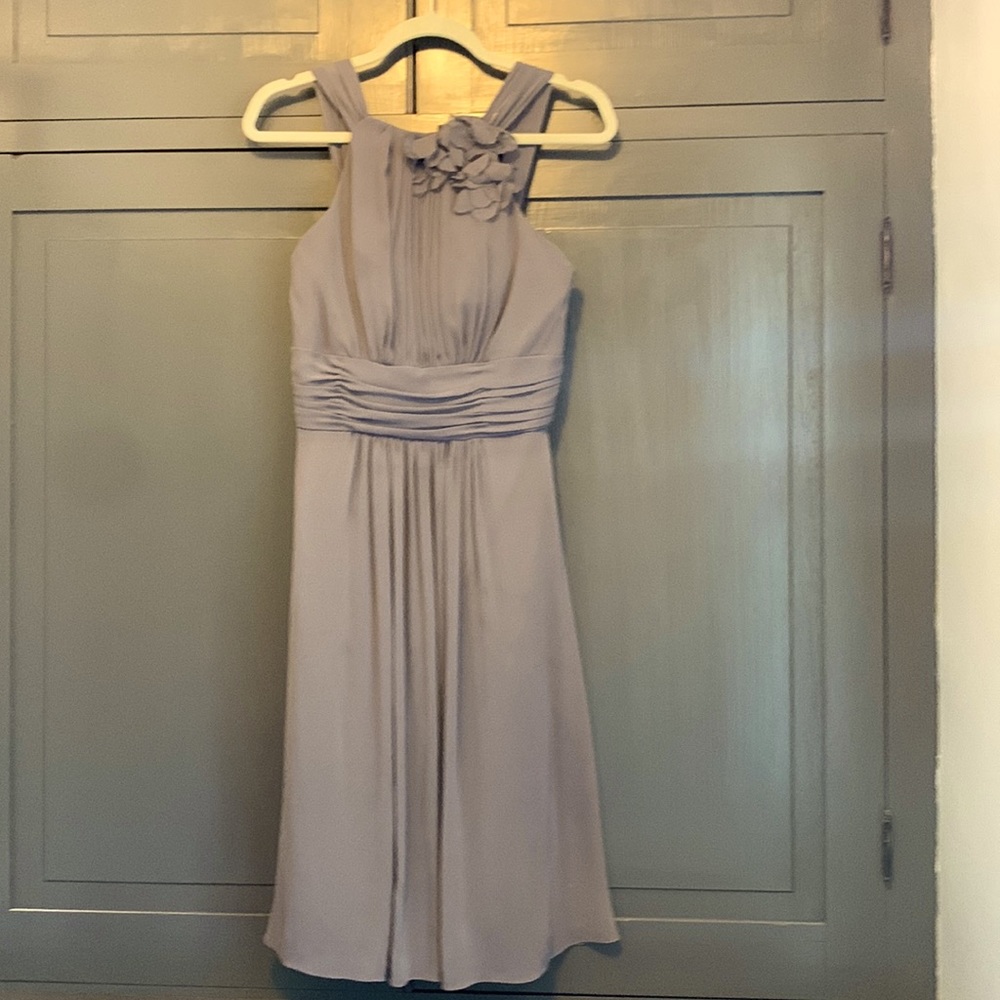 Lovely short bridesmaid/wedding guest dress.   Fully lined with built in bra.